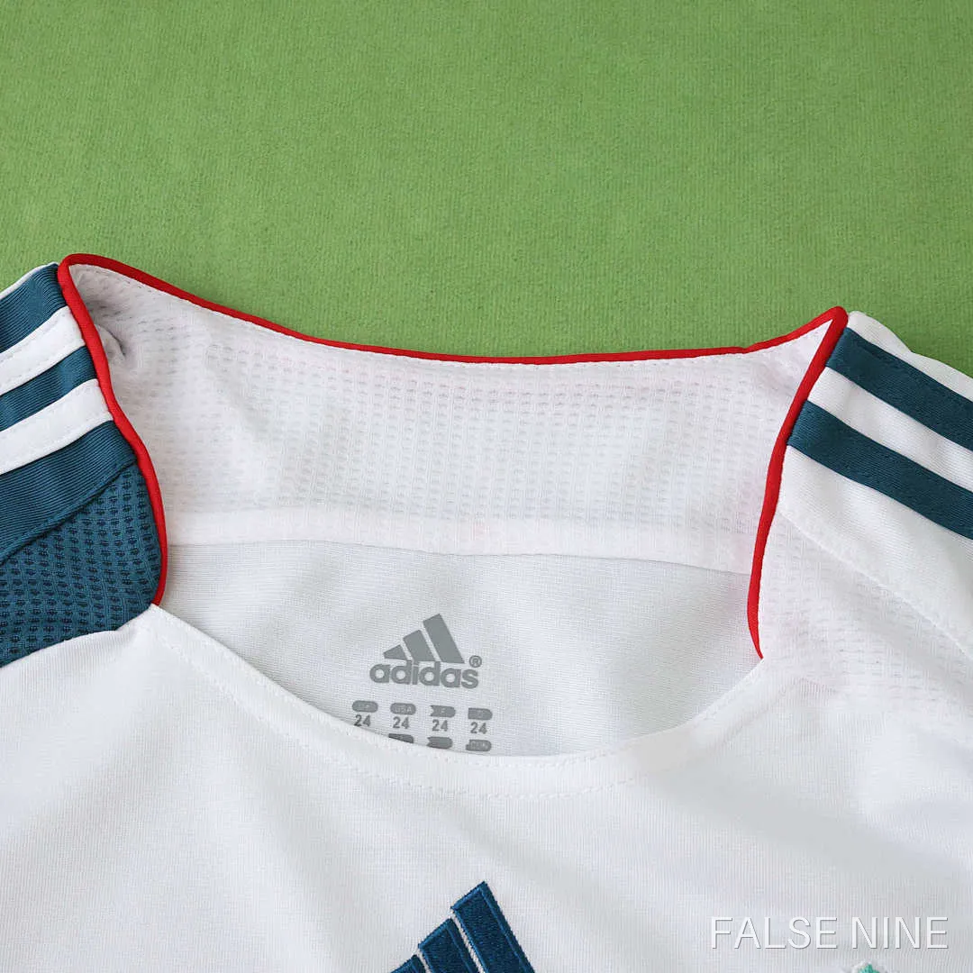 Liverpool F.C. 2006 Away Kit (Kids Retro), photo 25