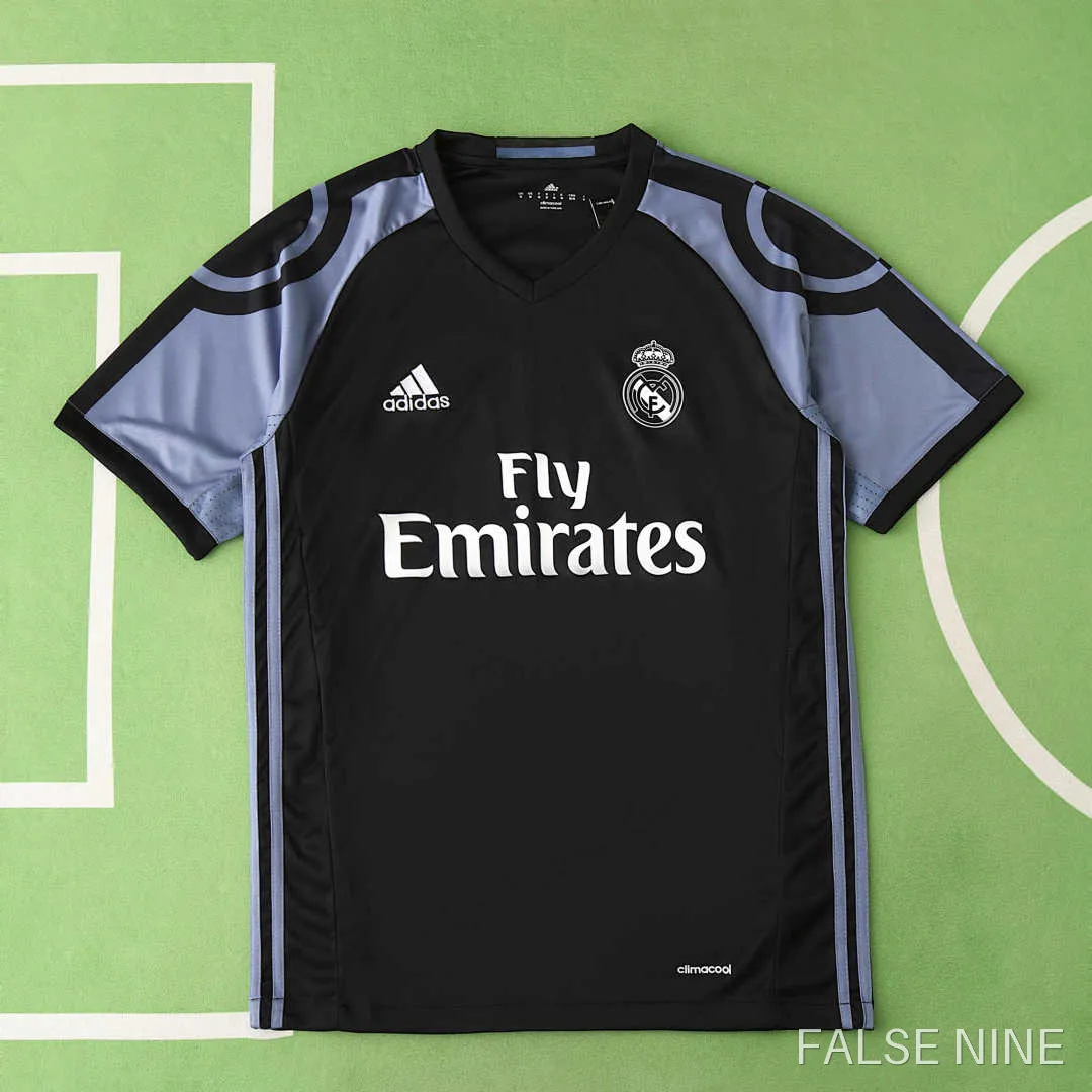 16/17 Real Madrid CF third retro Fan version, photo 1