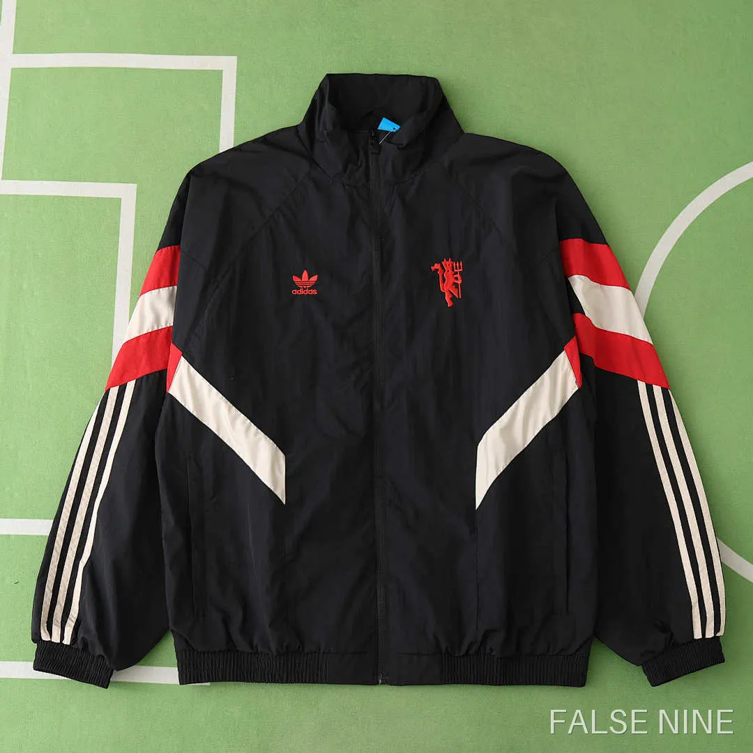 Manchester United 24/25 Training Windbreaker, photo 1