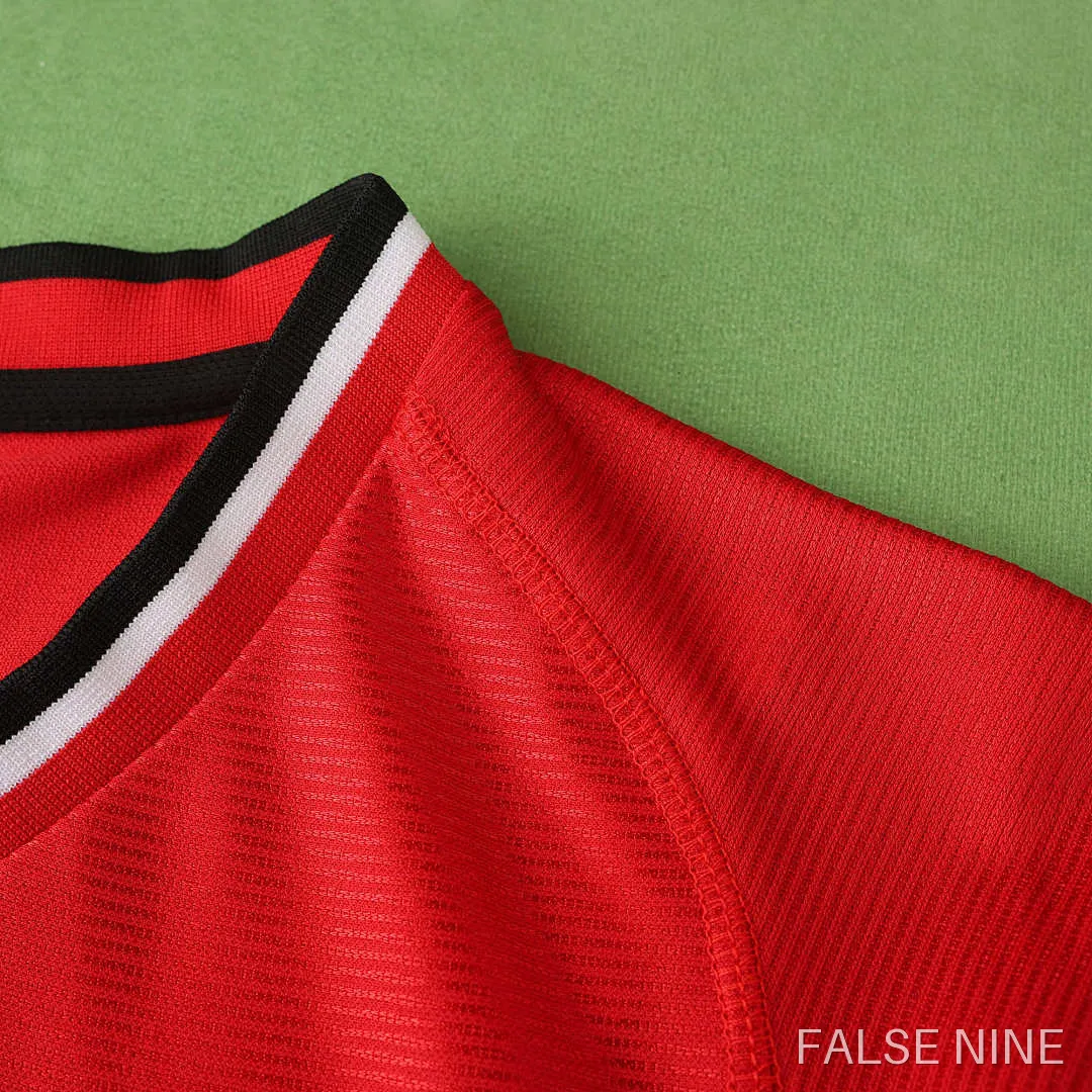 0002 Manchester United F.C. home retro Fan version, photo 9