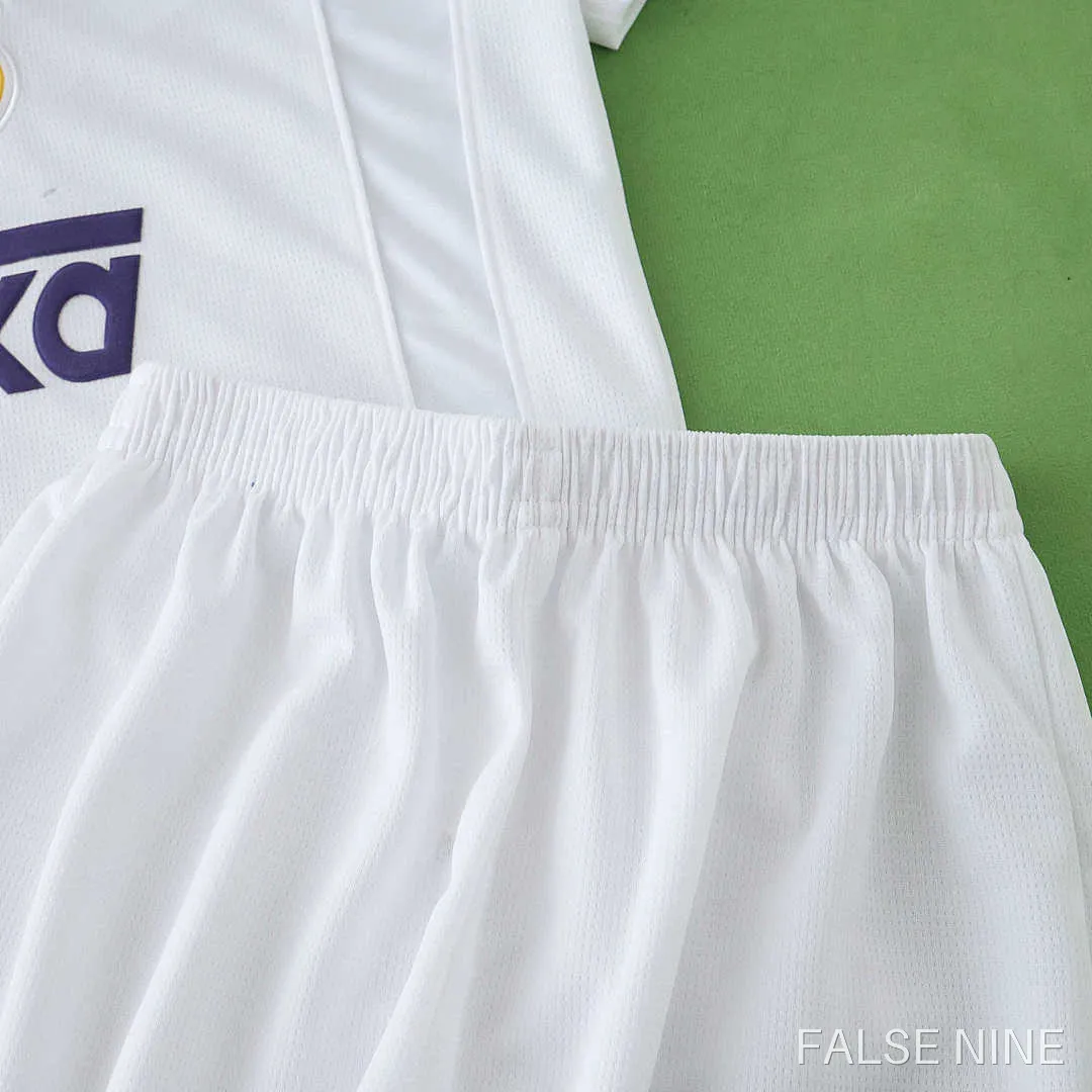 Real Madrid 1997-98 Home Kids Kit (Retro), photo 11