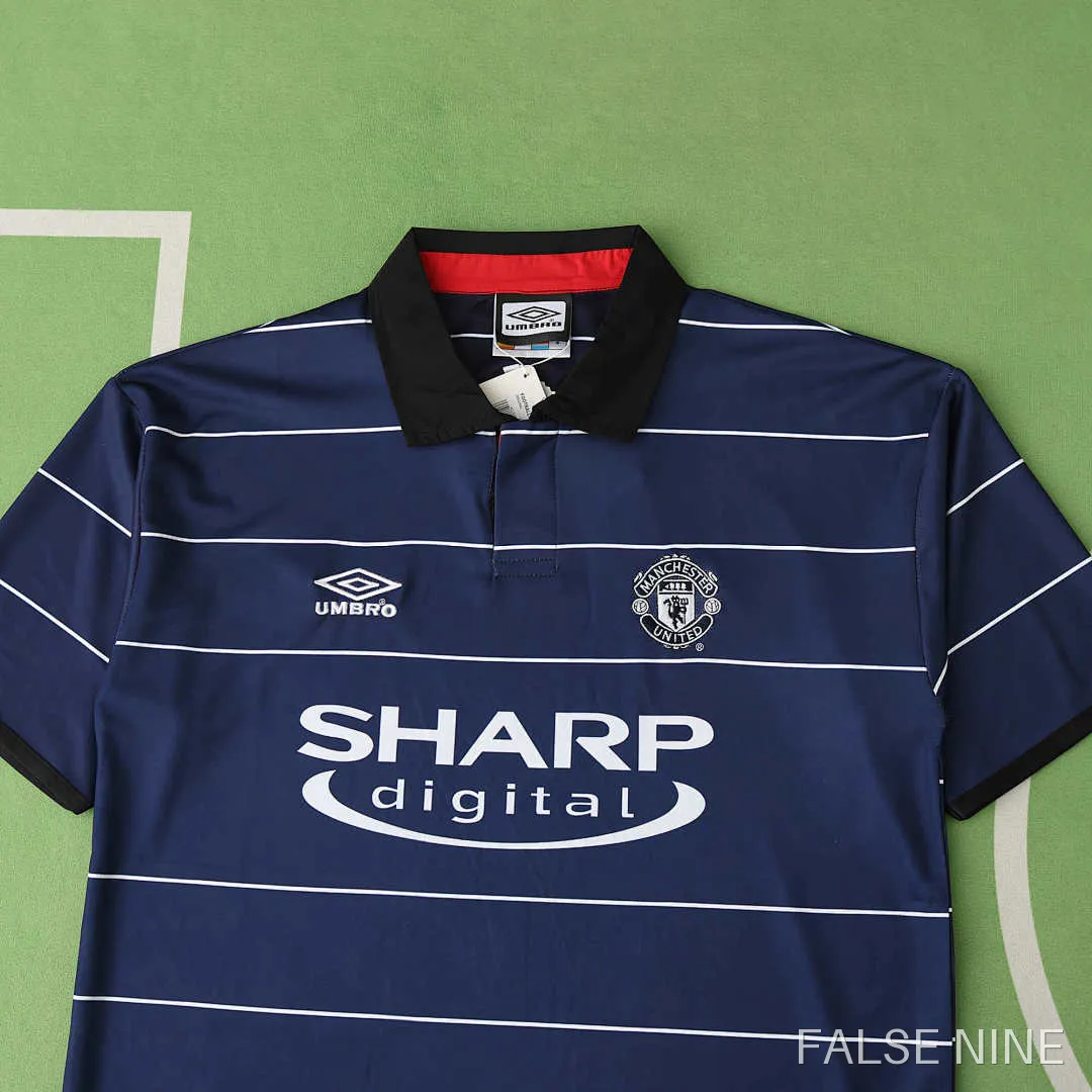 99/00 Manchester United F.C. away retro Fan version, photo 2