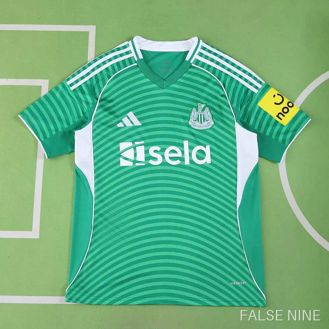 Newcastle United 25/26 Goalkeeper Away Shirt (Fan Version), photo 1