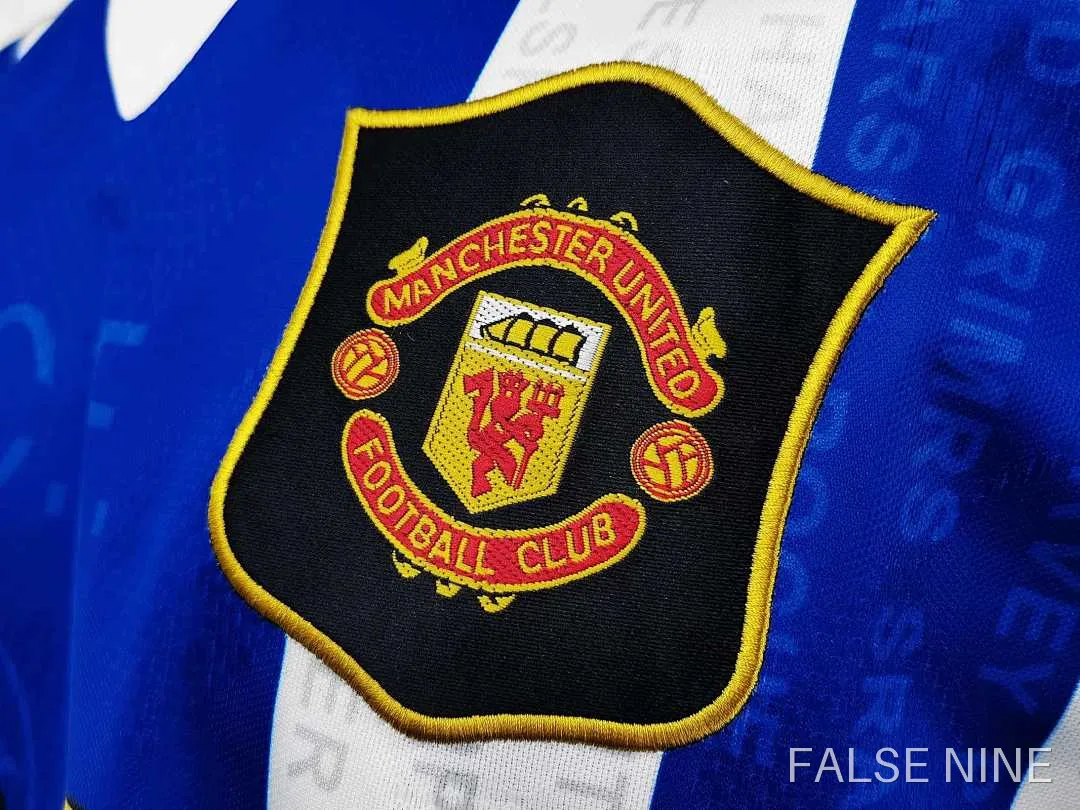 Manchester United 1994-96 Third Shirt (Retro Fan Version), photo 4