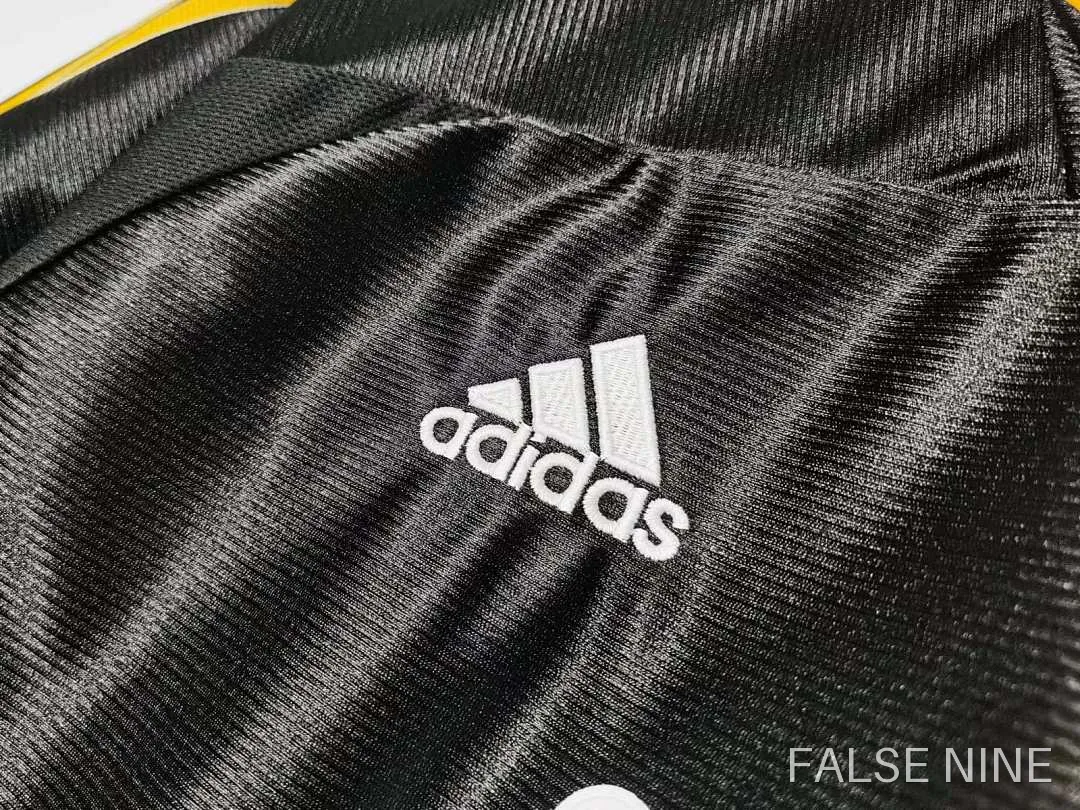 Real Madrid 1999-01 Away Shirt (Retro Fan Version), photo 7