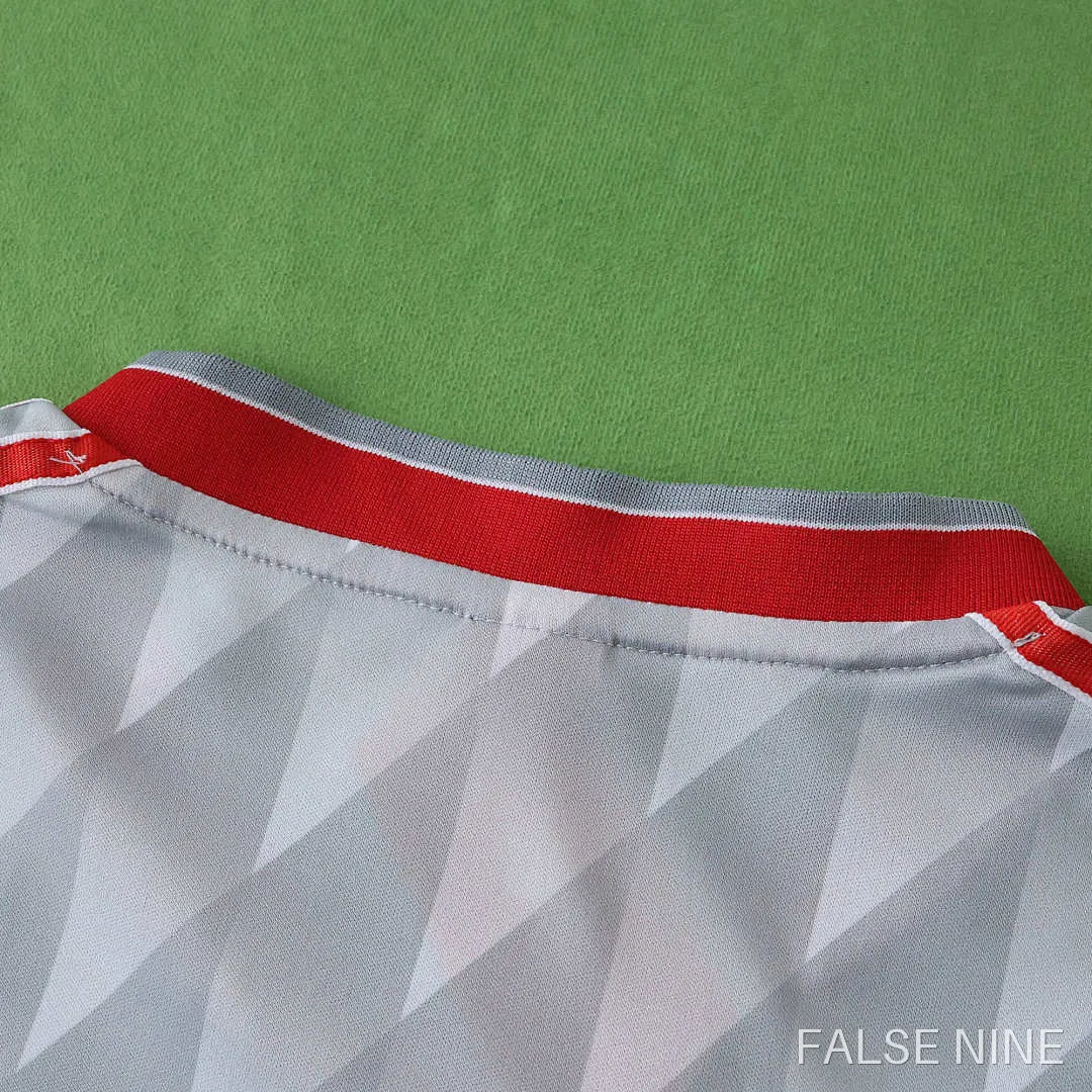 Liverpool 1989 Away Retro Kids Kit, photo 17