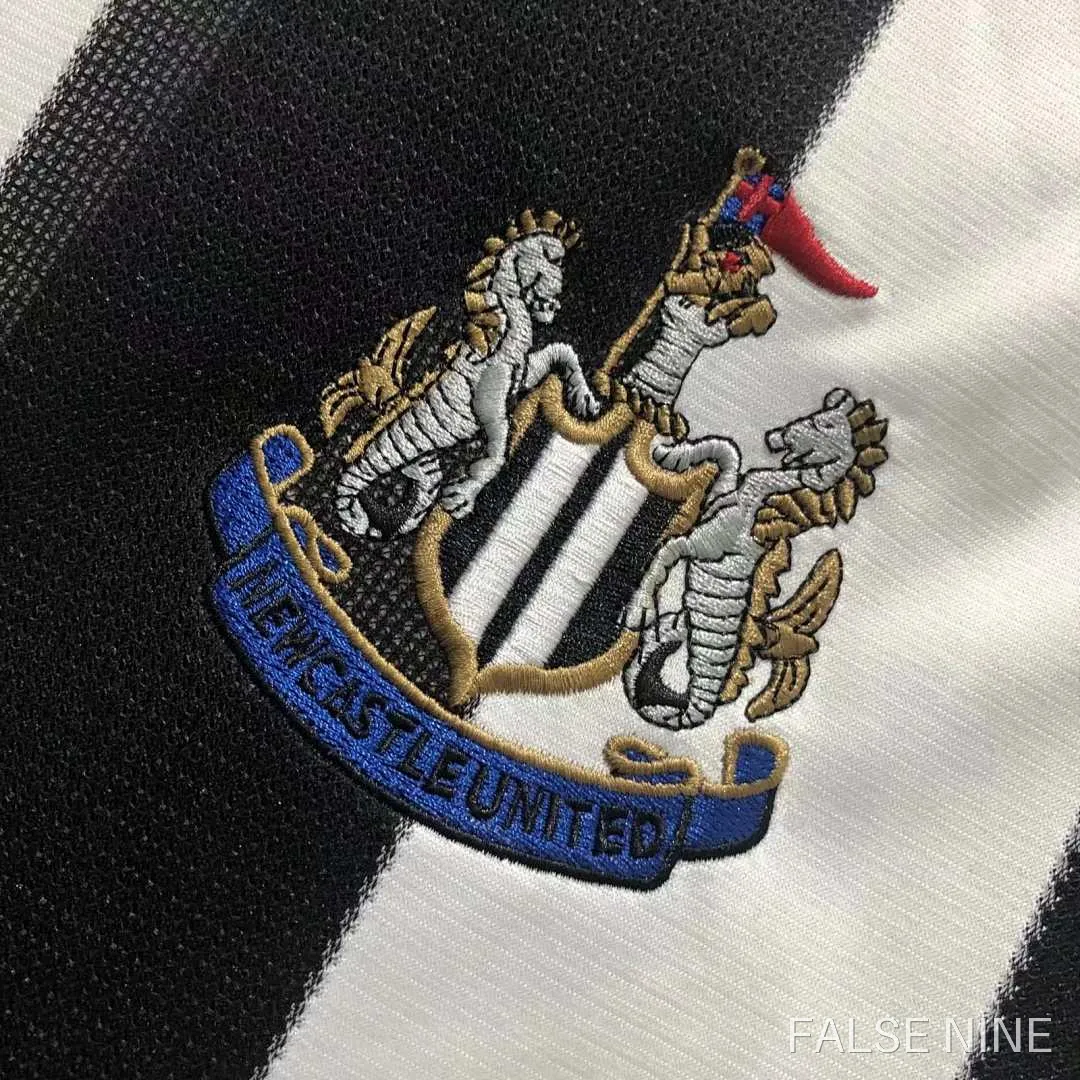 Newcastle United 1995-97 Home Shirt (Fan Version), photo 3