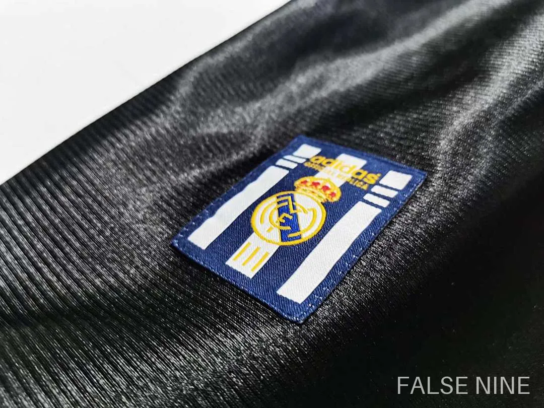 Real Madrid 1999-01 Away Shirt (Retro Fan Version), photo 12