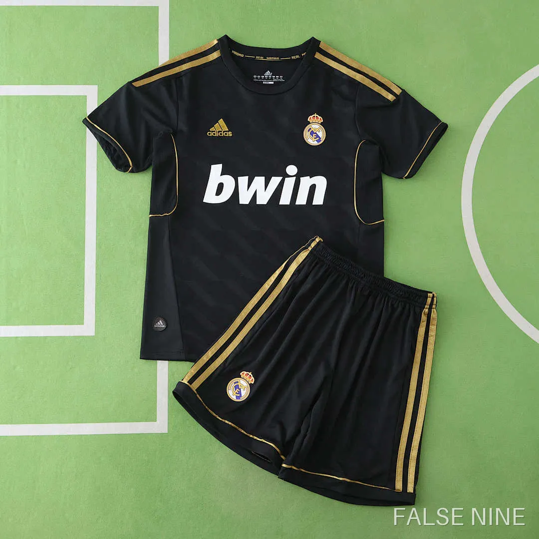 Real Madrid 2011/12 Away Kids Kit (Retro), photo 10