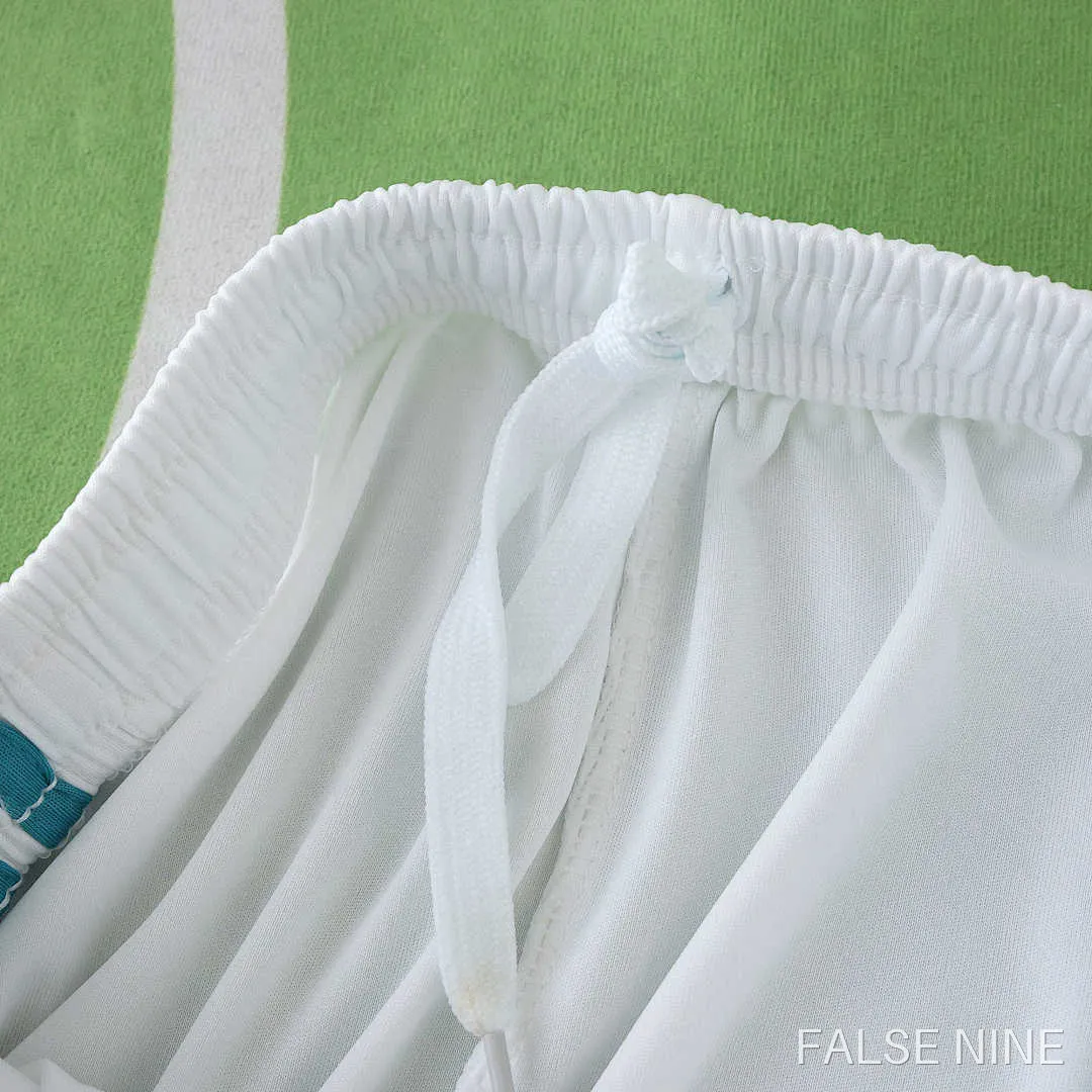 Real Madrid 17/18 Home Kids Kit (Retro), photo 25