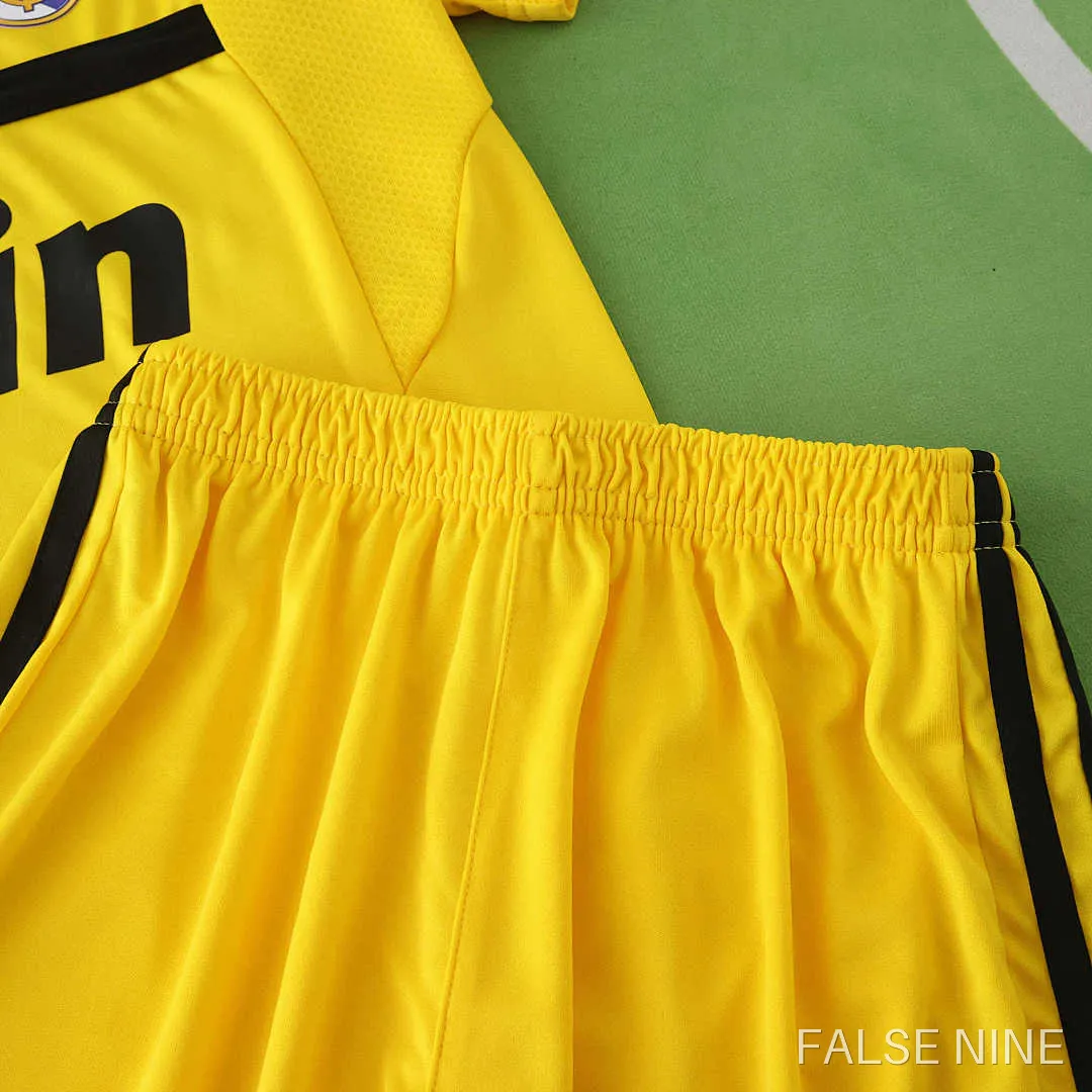 Real Madrid 2011-12 Goalkeeper Kids Kit (Retro), photo 11
