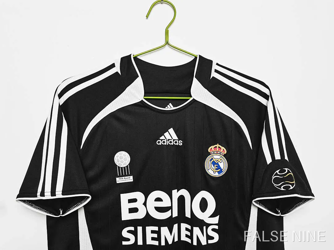 Real Madrid 06/07 Third Shirt (Retro Fan Version), photo 1
