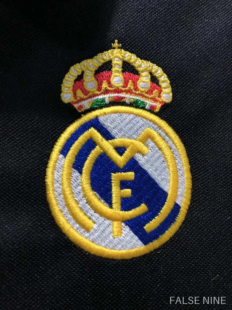 Real Madrid 2002-03 Away Retro Shirt (Fan Version), photo 6