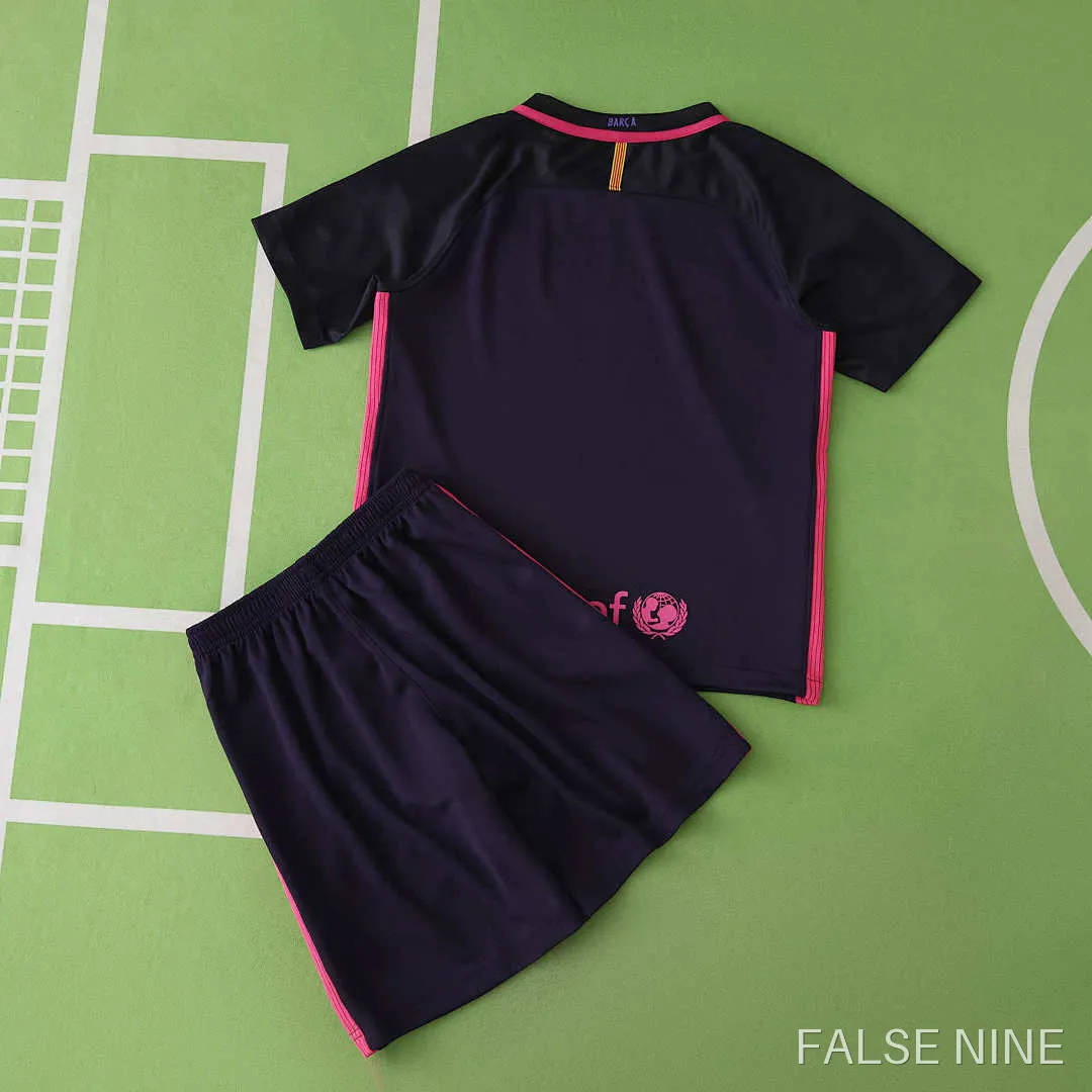16/17 FC Barcelona / Barça away retro Kids kit, photo 24