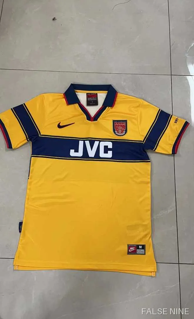 9799 Arsenal away retro Fan version, photo 1