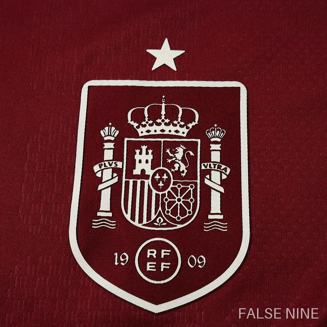 Spain 2026 Goalkeeper Long Sleeve Shirt (Fan Version), photo 9