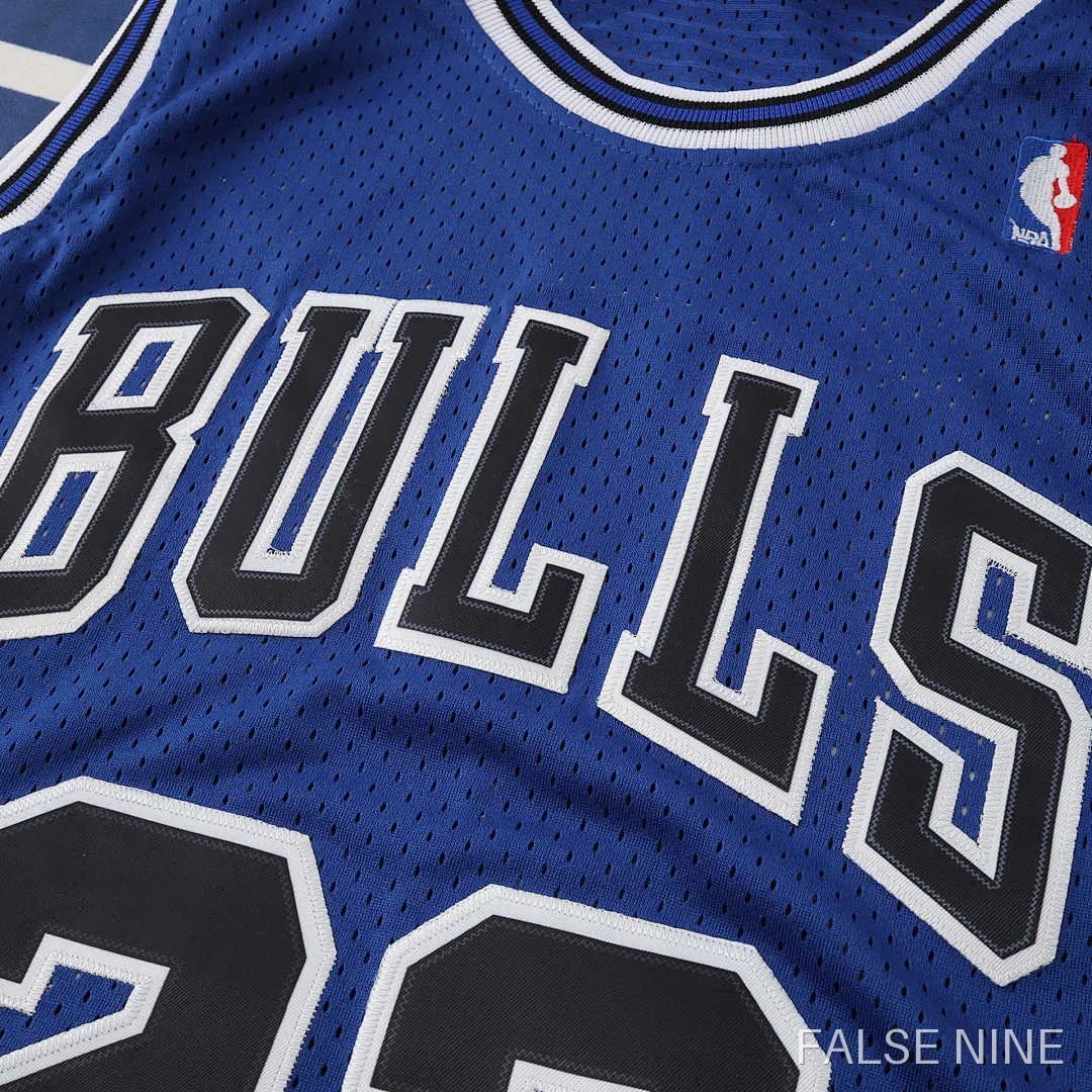 Chicago Bulls Retro Jersey 23 (Blue), photo 13