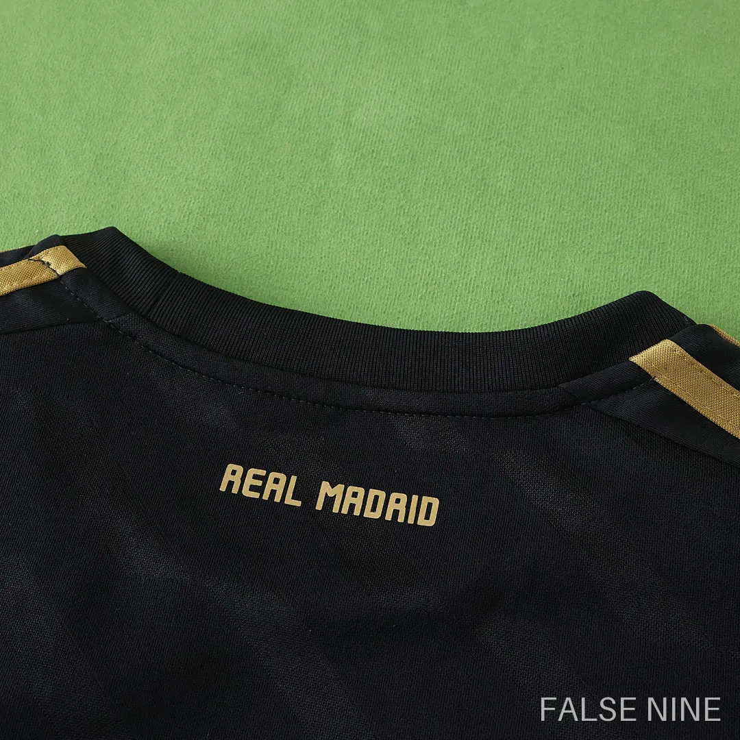 Real Madrid 2011/12 Away Kids Kit (Retro), photo 15