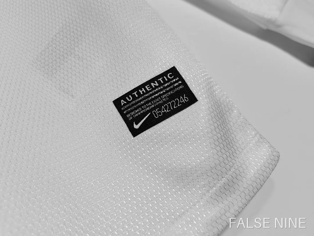 Portugal 2012 Away Long Sleeve Shirt (Retro Fan Version), photo 10