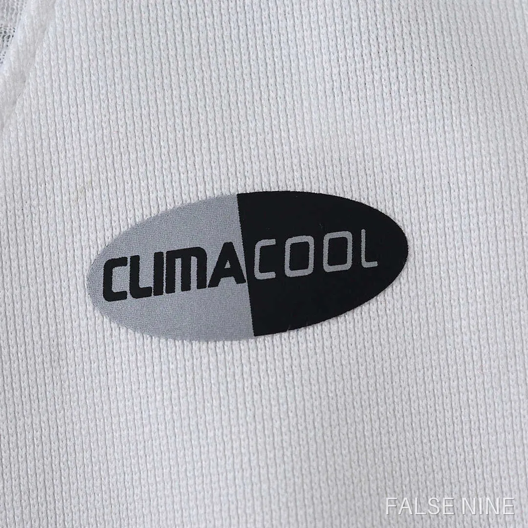 Liverpool F.C. 2006 Away Kit (Kids Retro), photo 15