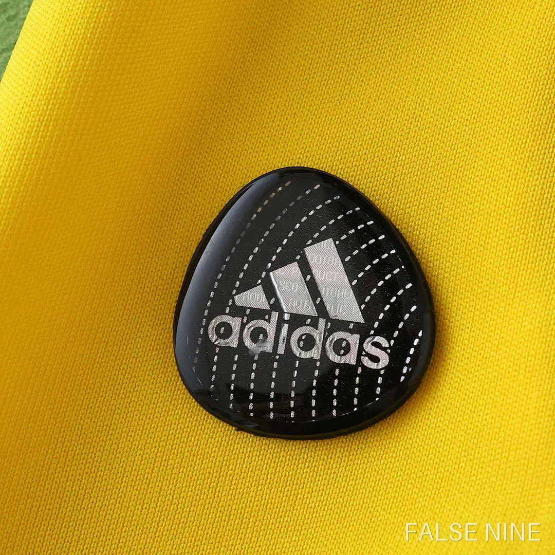 Real Madrid 2011-12 Goalkeeper Kids Kit (Retro), photo 9