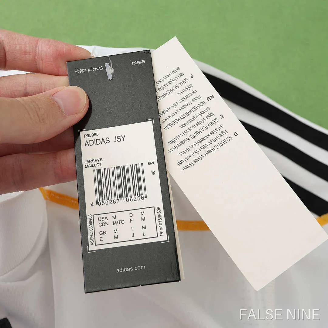09/10 Real Madrid CF home retro Fan version, photo 21