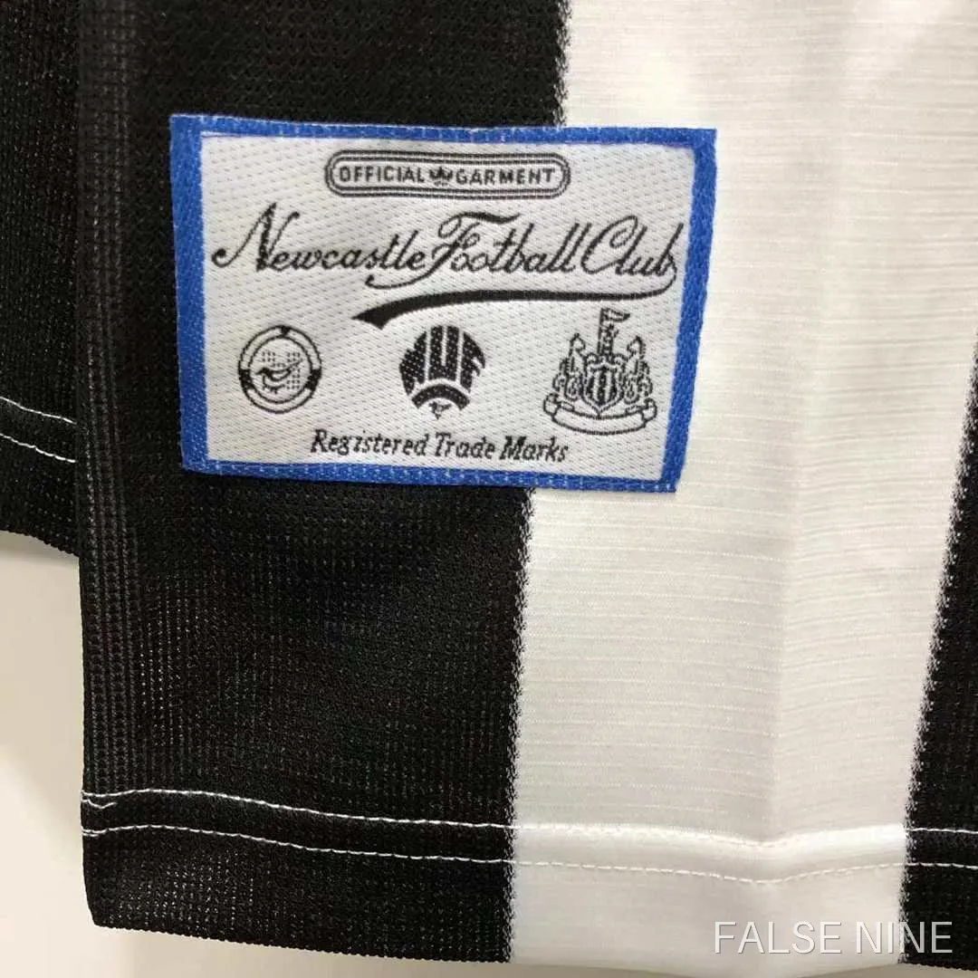 Newcastle United 1995-97 Home Shirt (Retro Long Sleeve Fan Version), photo 3