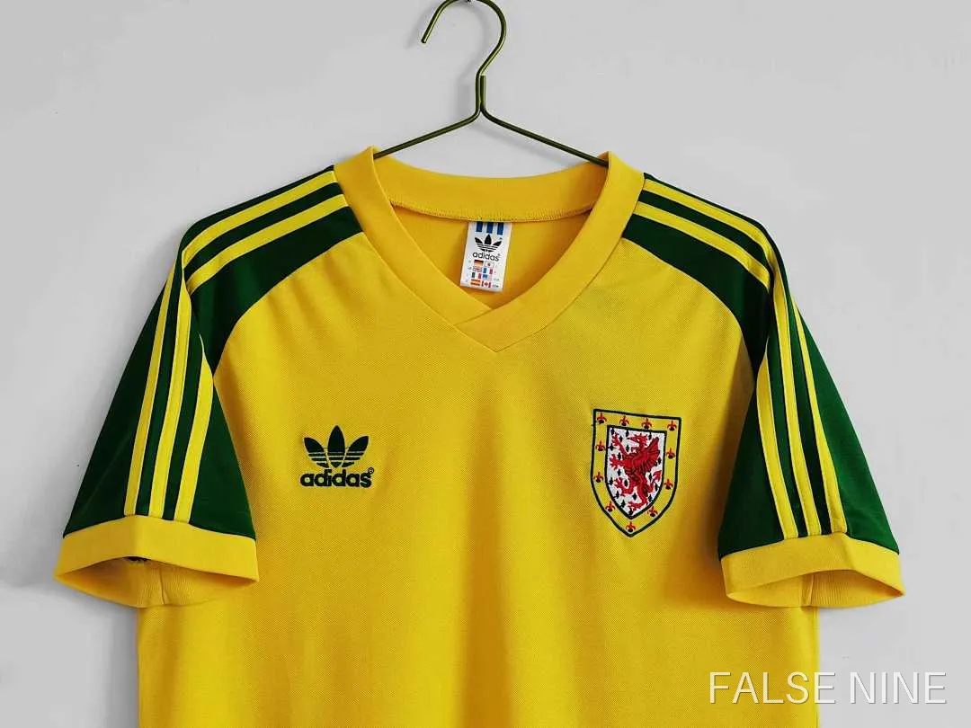 Wales 1982 Away Retro Shirt (Fan Version), photo 8