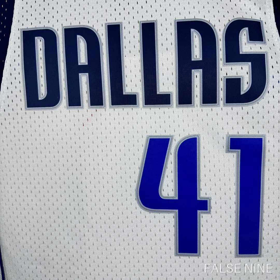 Dallas Mavericks 2010-11 Home Jersey, photo 5