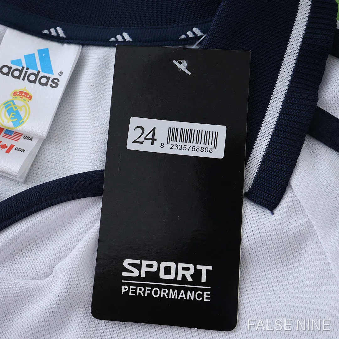 Real Madrid 2000/01 Home Kids Kit (Retro), photo 31