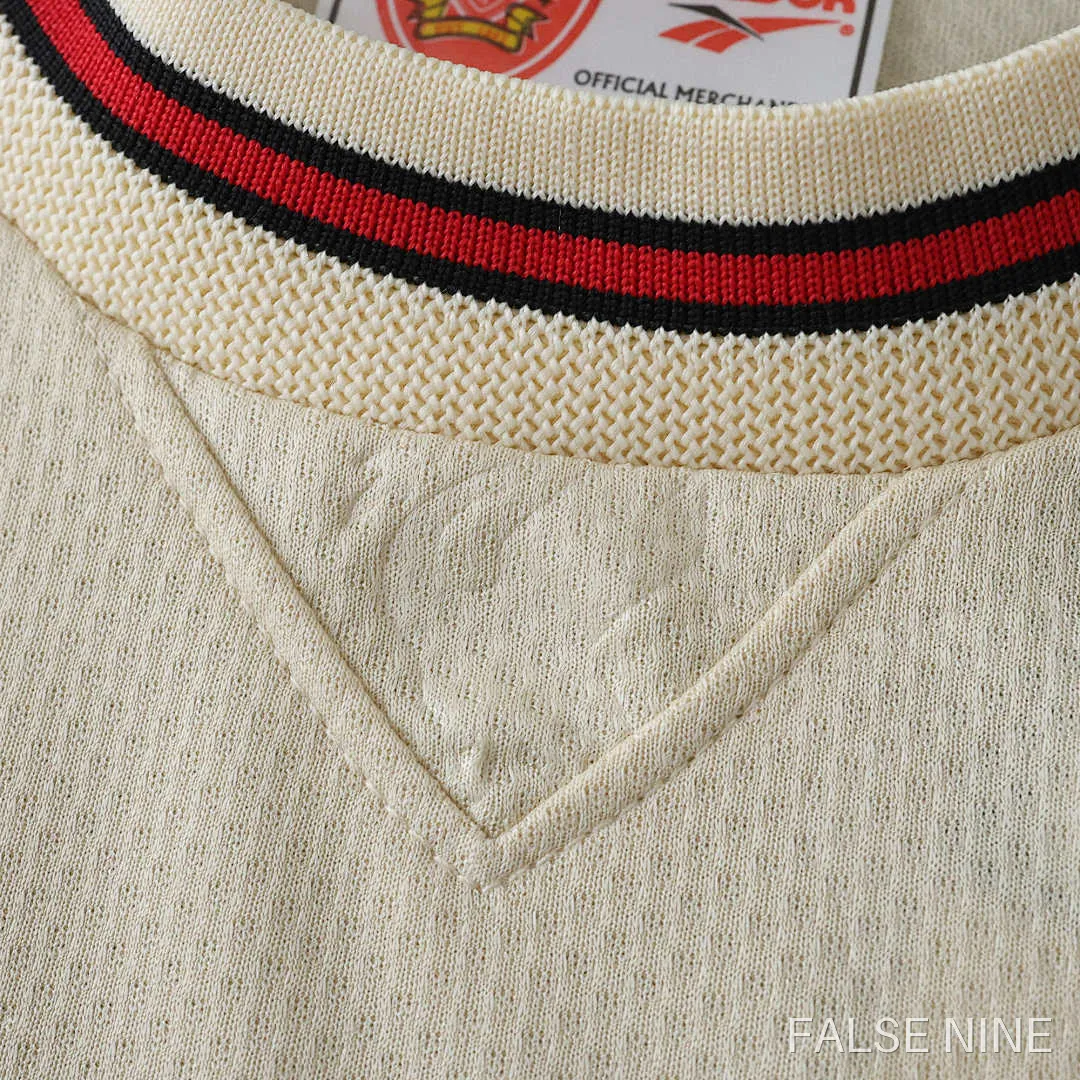 Liverpool 1996-97 Away Retro Kids Kit, photo 4