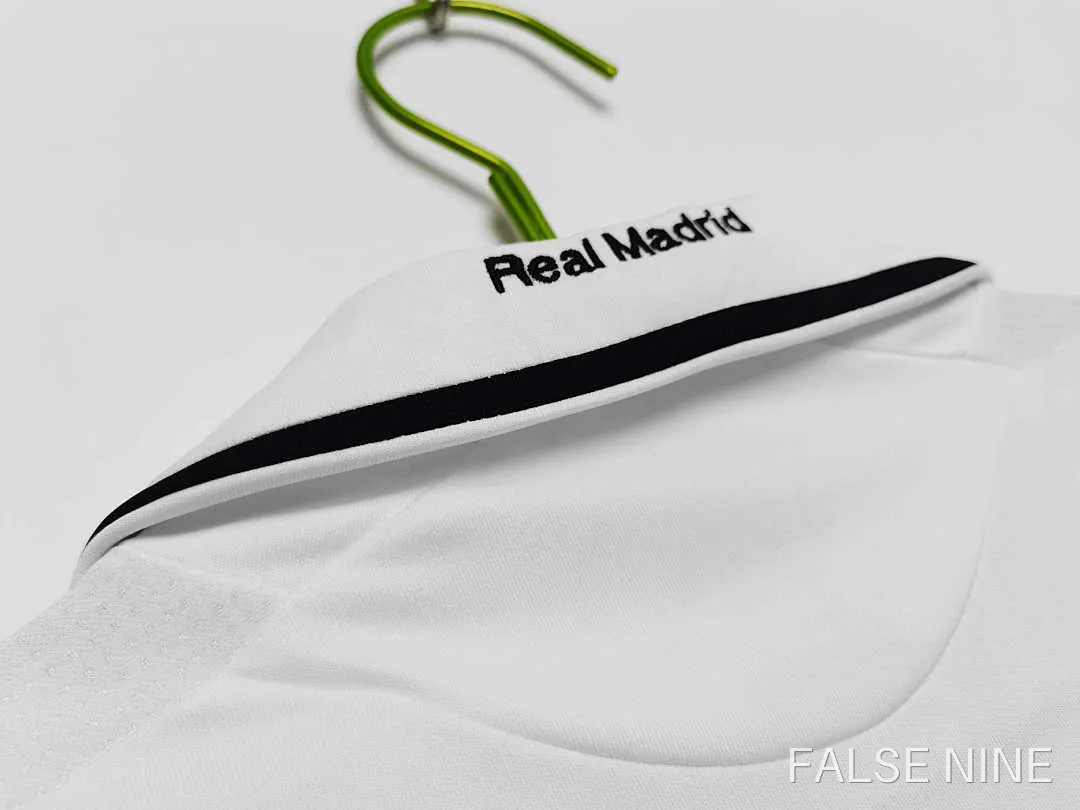 08/09 Real Madrid Home Retro Fan version, photo 9