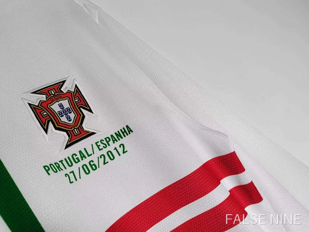 Portugal 2012 Away Long Sleeve Shirt (Retro Fan Version), photo 9