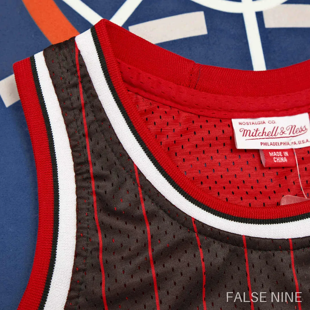 Chicago Bulls 1995-96 Home Jersey (Retro), photo 7