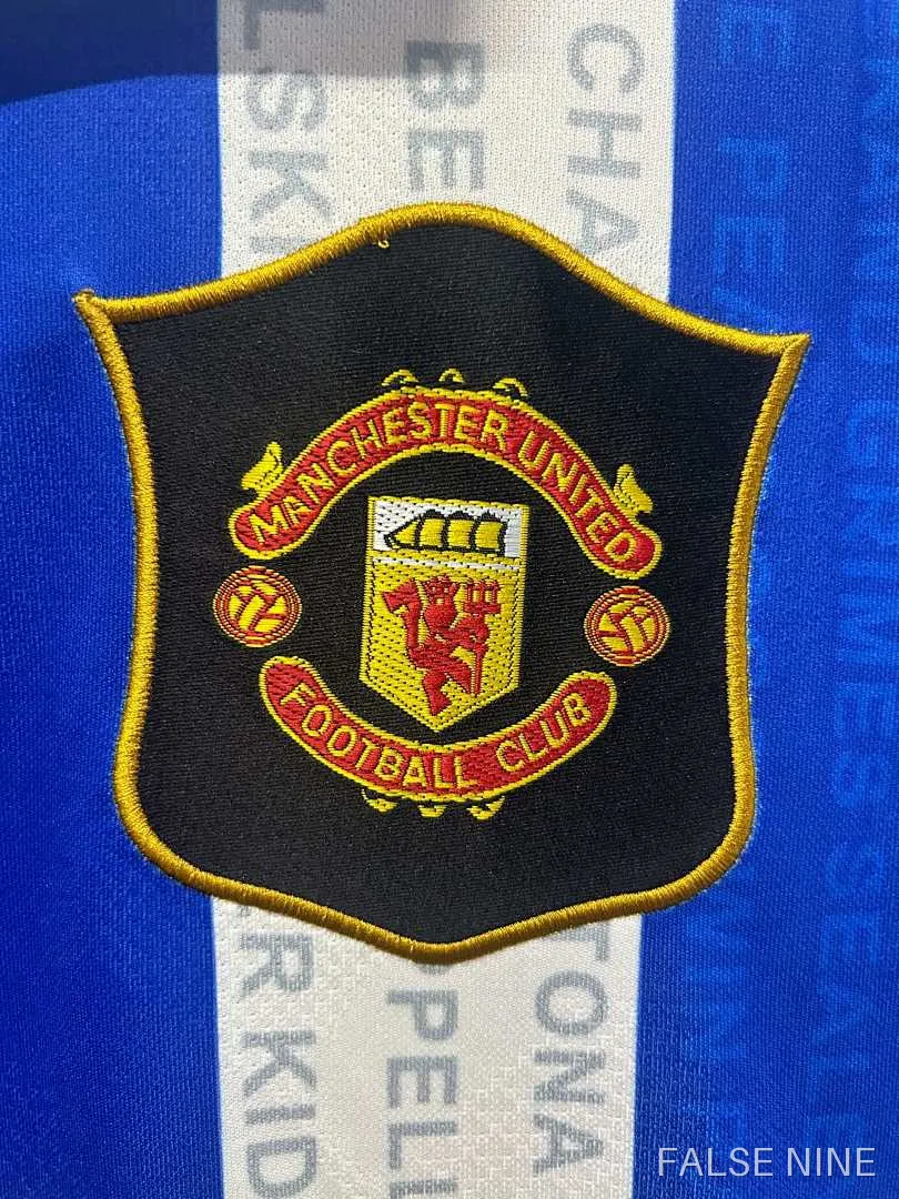 Manchester United 1994-96 Third Shirt (Retro Fan Version), photo 4