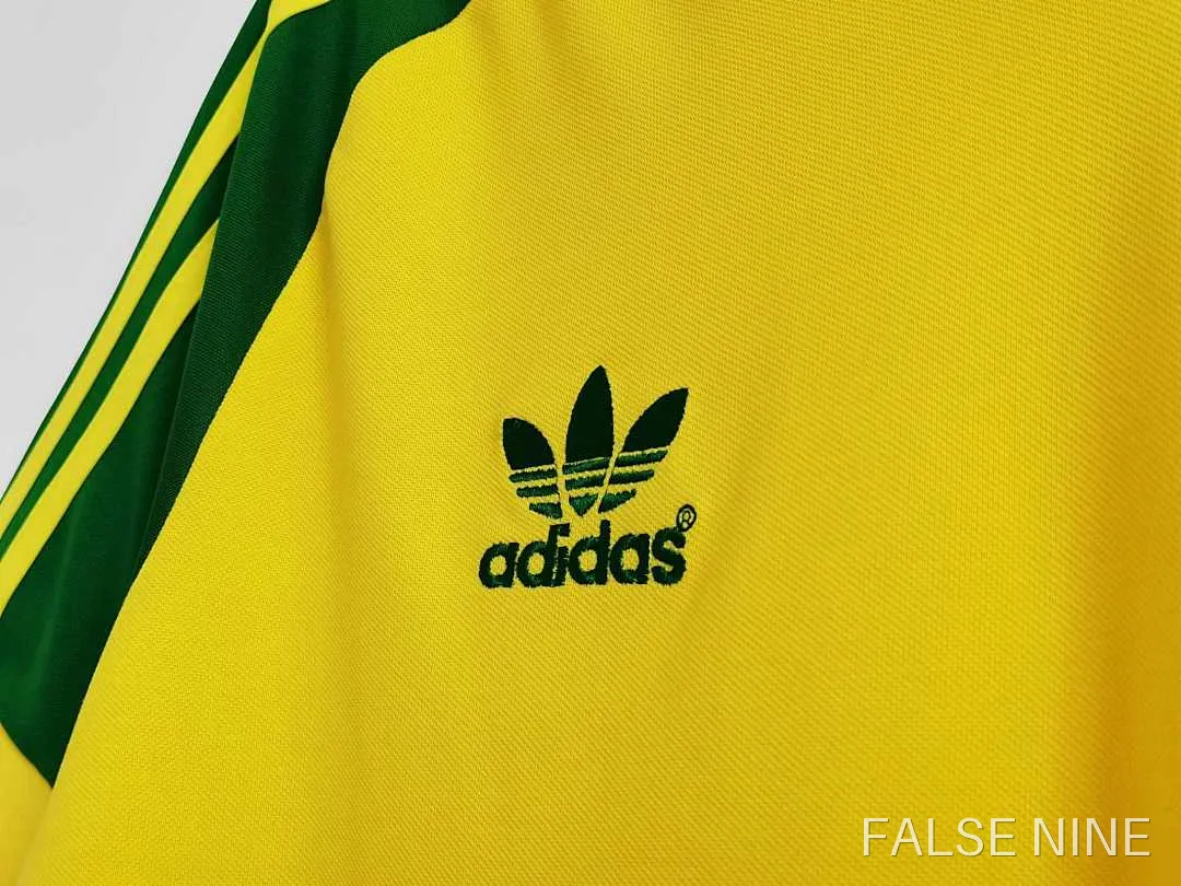Wales 1982 Away Retro Shirt (Fan Version), photo 7