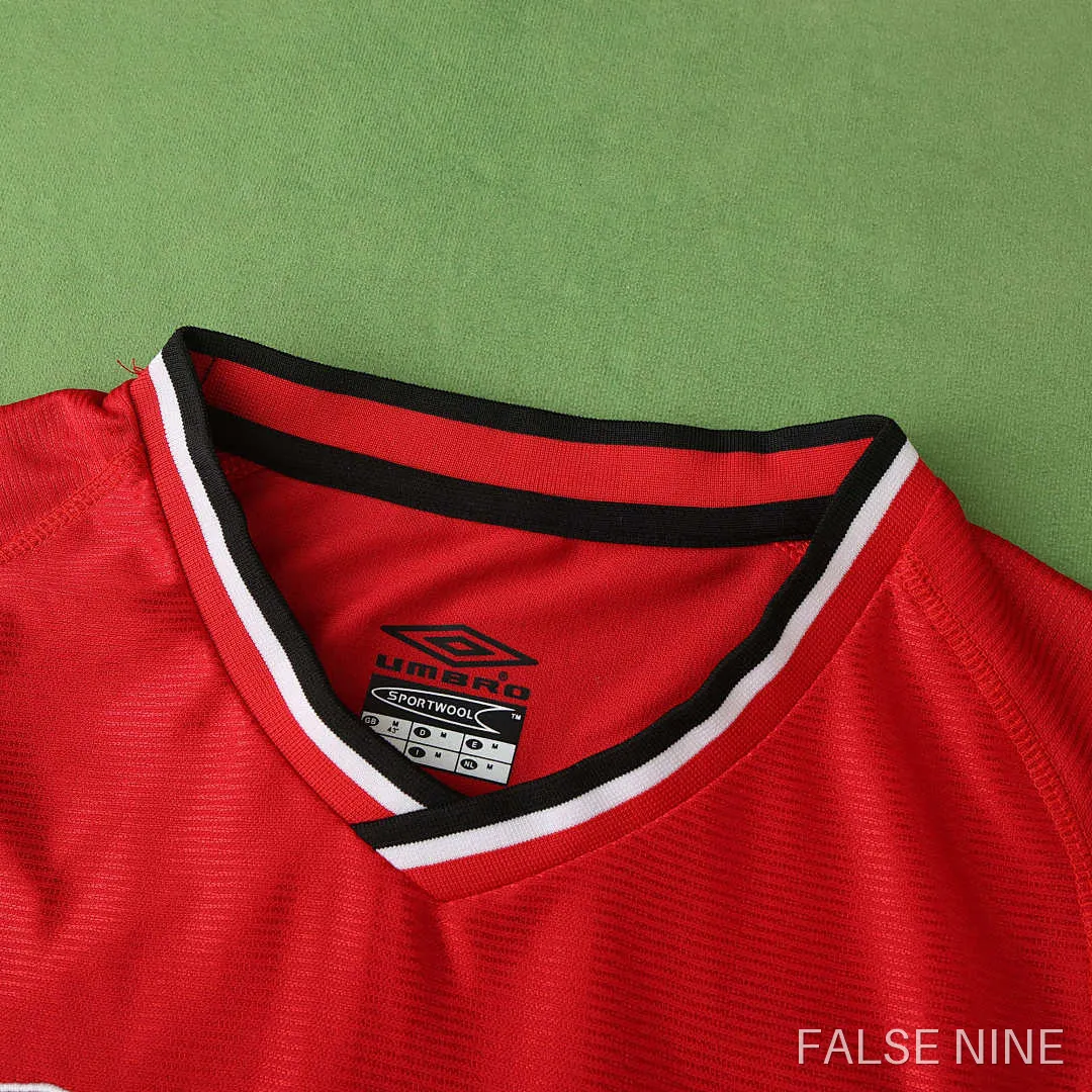 0002 Manchester United F.C. home retro Fan version, photo 2