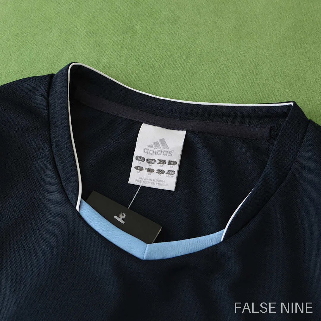 03/04 Real Madrid CF away retro Fan version, photo 2