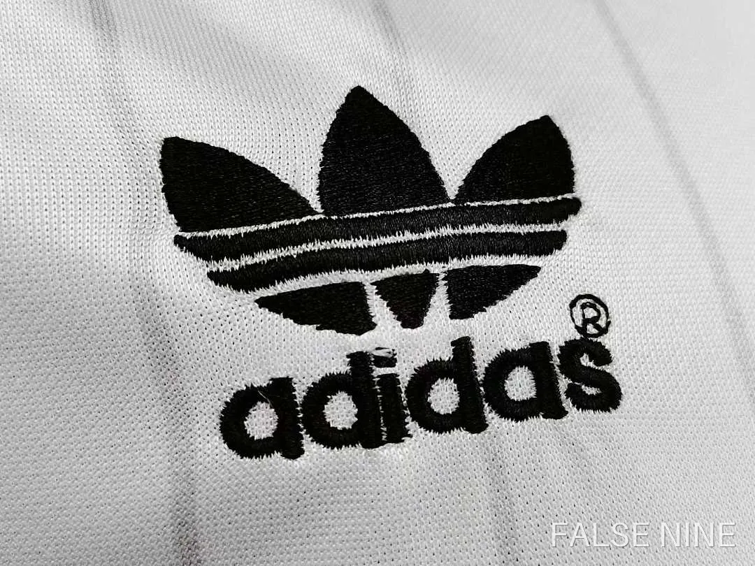 Manchester United 1983 Away Shirt (Retro Fan Version), photo 7