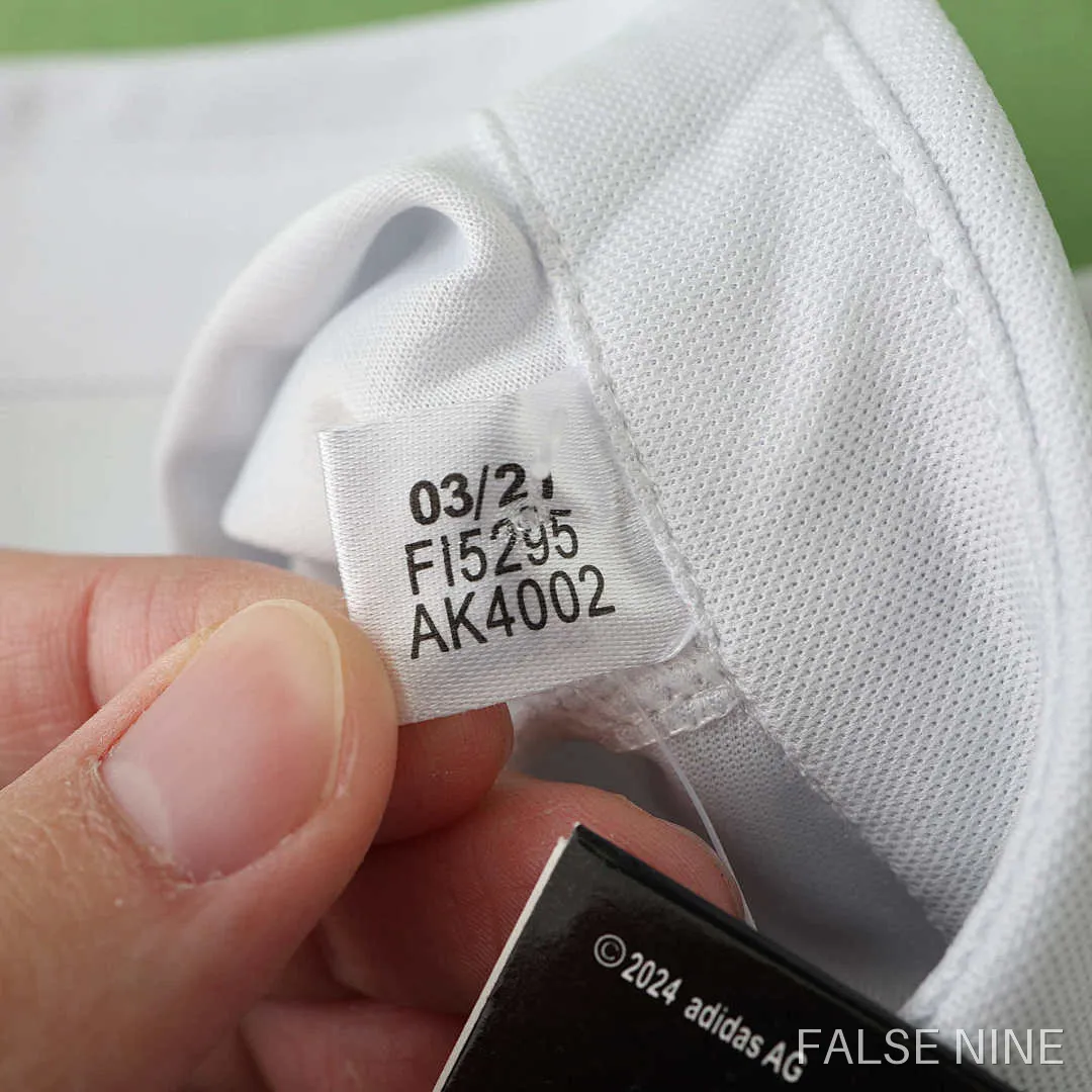 16/17 Real Madrid CF home retro Fan version, photo 19