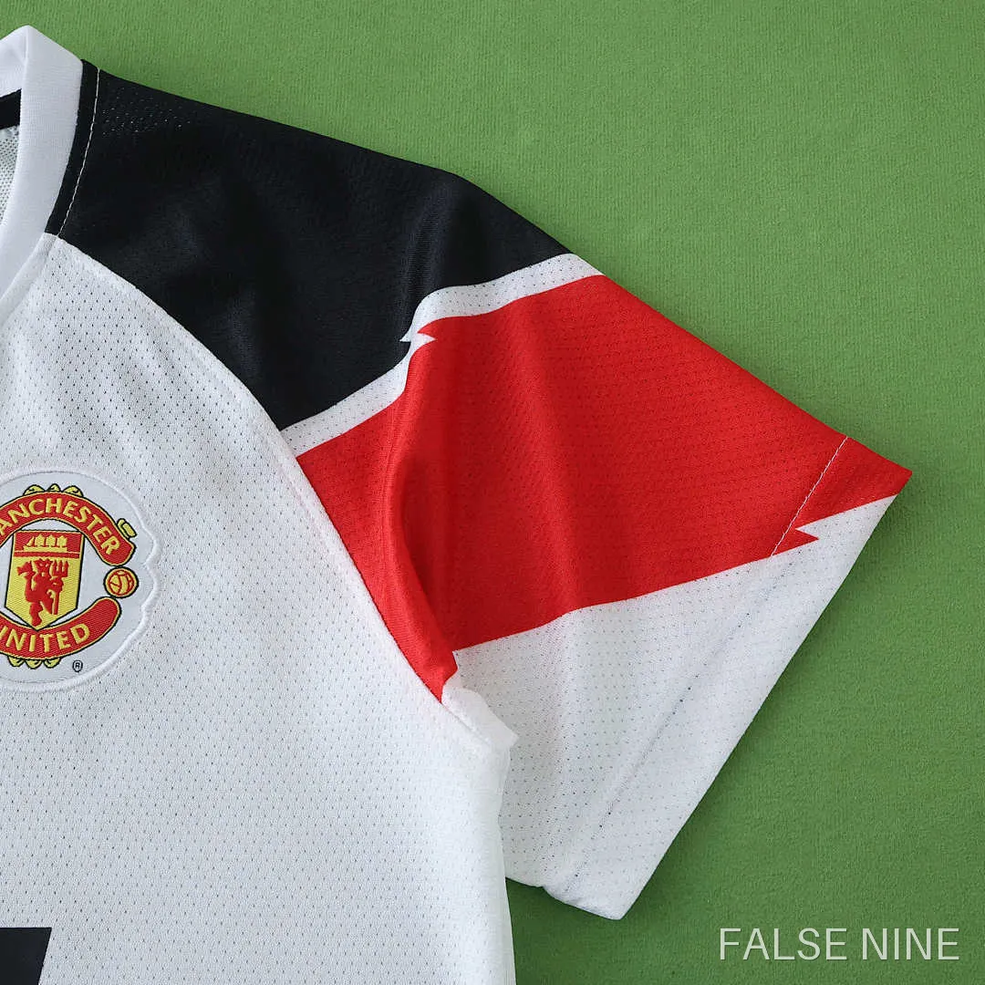 Manchester United 2011/12 Away Kids Retro Jersey, photo 11
