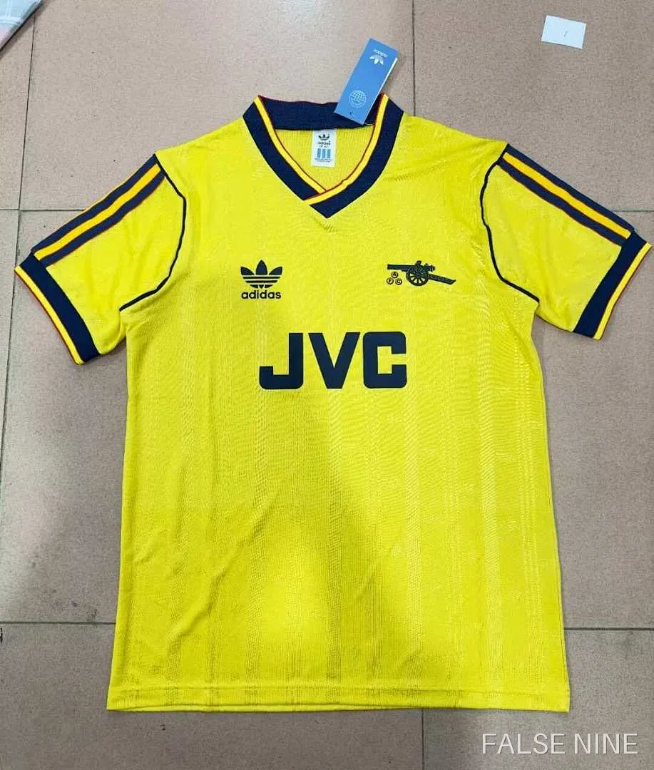 8688 Arsenal away retro Fan version, photo 1