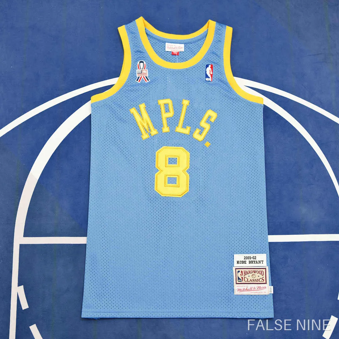 L.A. Lakers 2001-02 Retro Jersey (Kobe Bryant), photo 1