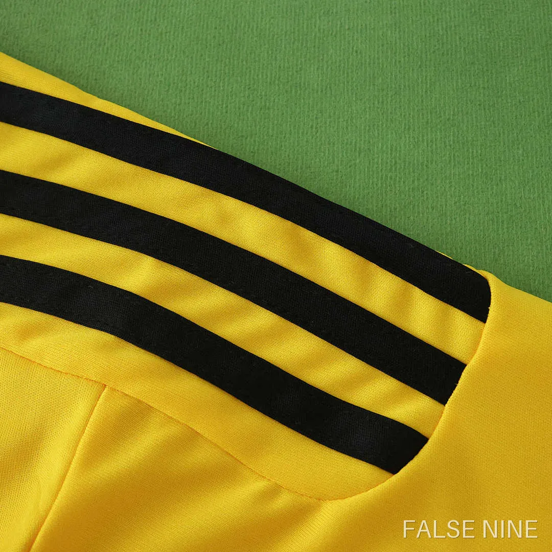 Real Madrid 2011-12 Goalkeeper Kids Kit (Retro), photo 32
