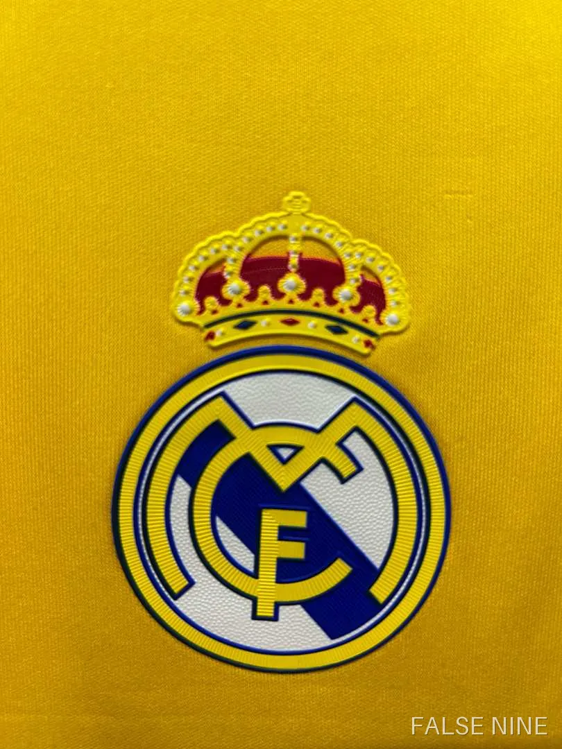11/12 Real Madrid Yellow Goalkeeper retro Fan version, photo 5