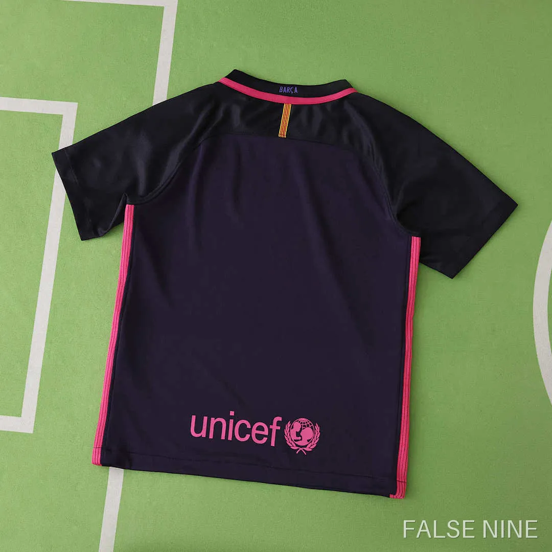 16/17 FC Barcelona / Barça away retro Kids kit, photo 23
