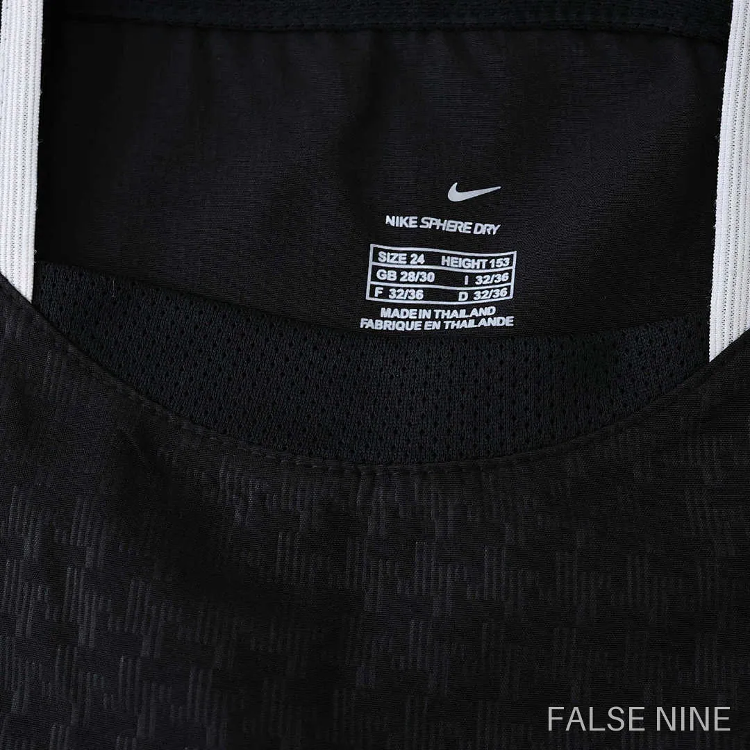 Manchester United 03/04 Away Kids Kit (Retro), photo 23