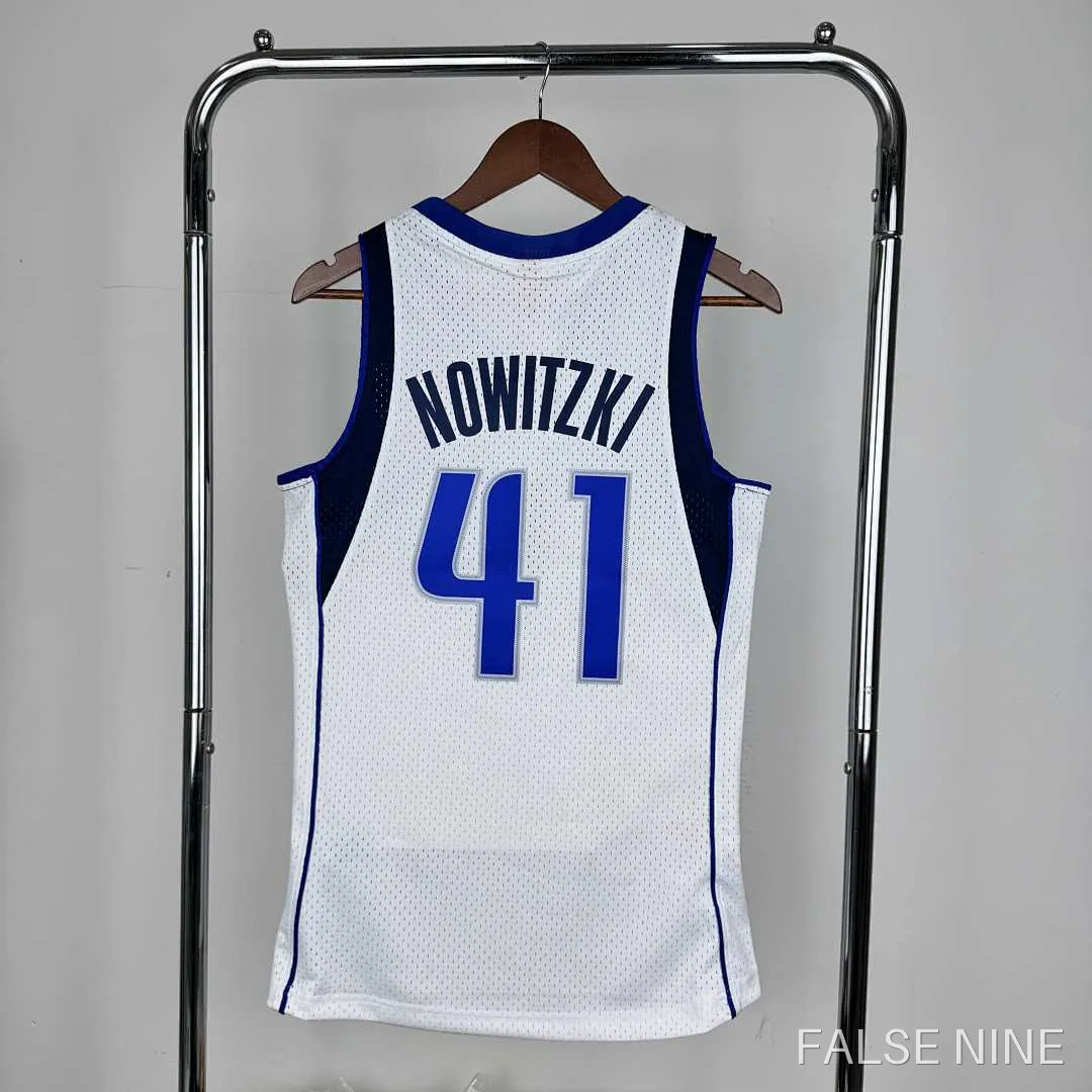Dallas Mavericks 2010-11 Home Jersey, photo 6