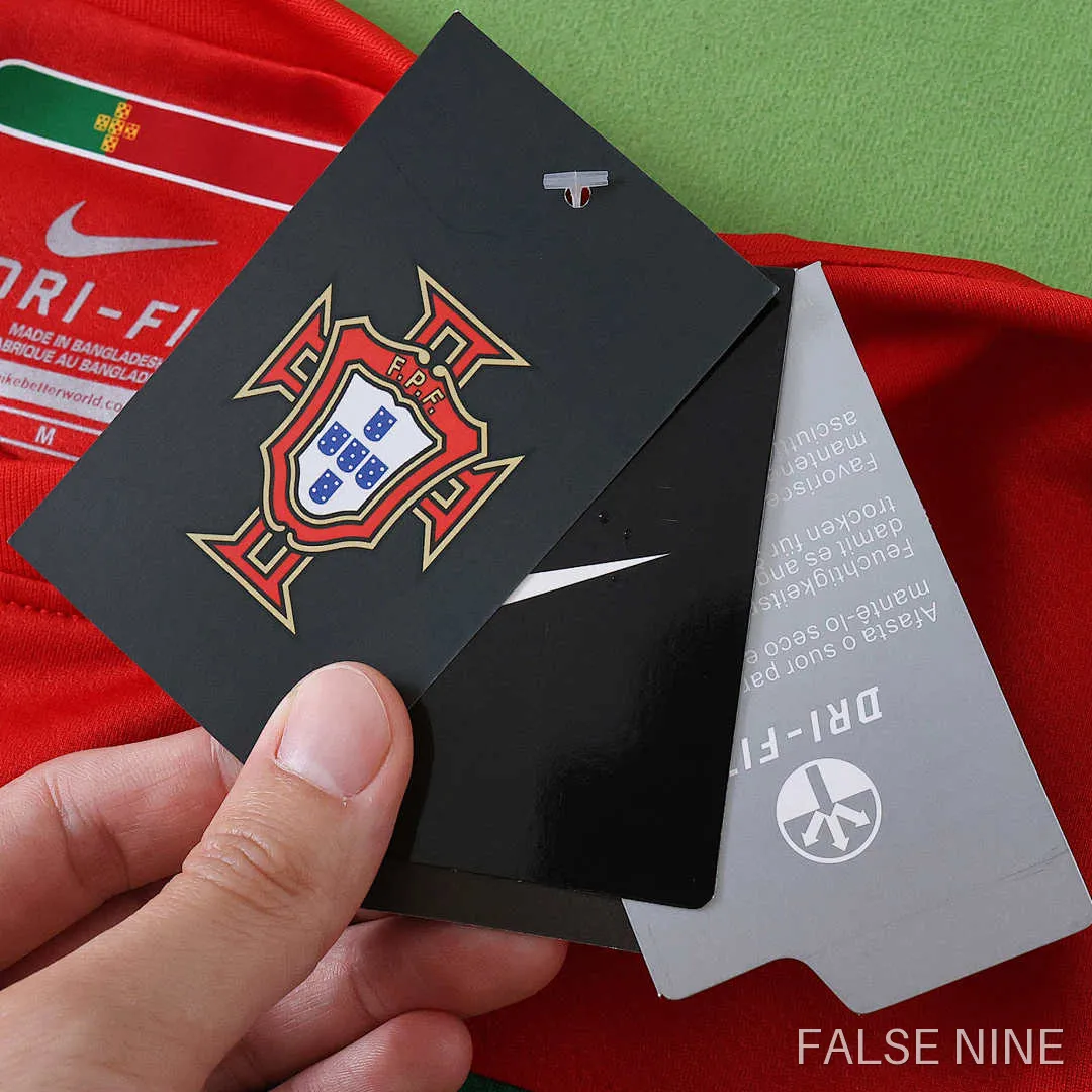 2010 Portugal home retro Fan version, photo 13