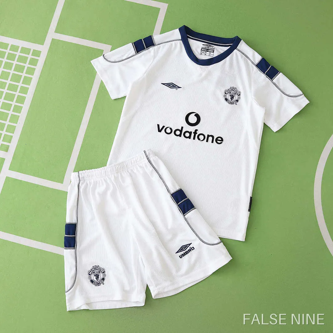 Manchester United 2000/01 Away Kids Kit (Retro), photo 3